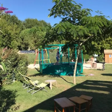 Camping Mobil-home Avec Terrasse, 6 Pers, 3 - Api-1-52-460 Vendays-Montalivet