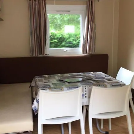 Kemp Mobil-home Avec Terrasse, 6 Pers, 3 - Api-1-52-460 *