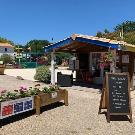 Mobil-home Avec Terrasse, 6 Pers, 3 - Api-1-52-460 Kemp Vendays-Montalivet