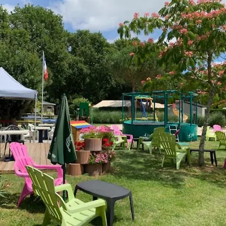 Kemp Mobil-home Avec Terrasse, 6 Pers, 3 - Api-1-52-460 Vendays-Montalivet