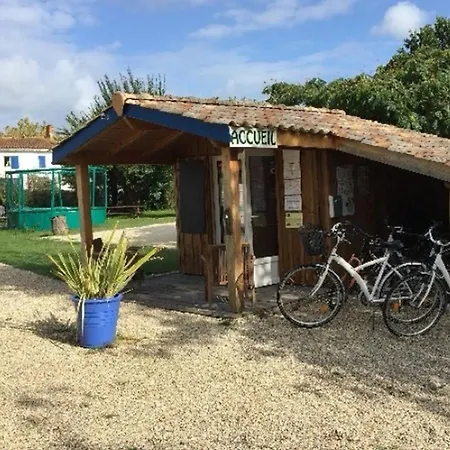 Kemp Mobil-home Avec Terrasse, 6 Pers, 3 - Api-1-52-460 *