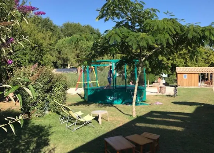 Kamp alanı Mobil-home Avec Terrasse, 6 Pers, 3 - Api-1-52-460 Vendays-Montalivet