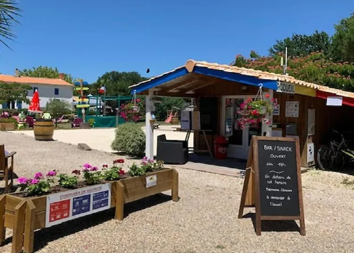 Mobil-home Avec Terrasse, 6 Pers, 3 - Api-1-52-460 Kamp alanı Vendays-Montalivet