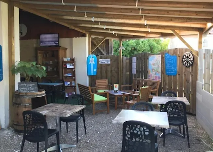 Mobil-home Avec Terrasse, 6 Pers, 3 - Api-1-52-460 Kamp alanı *